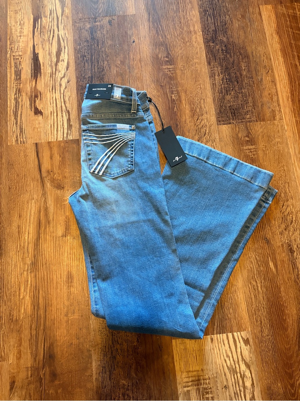 7 for all mankind dojo jeans 24 NWT